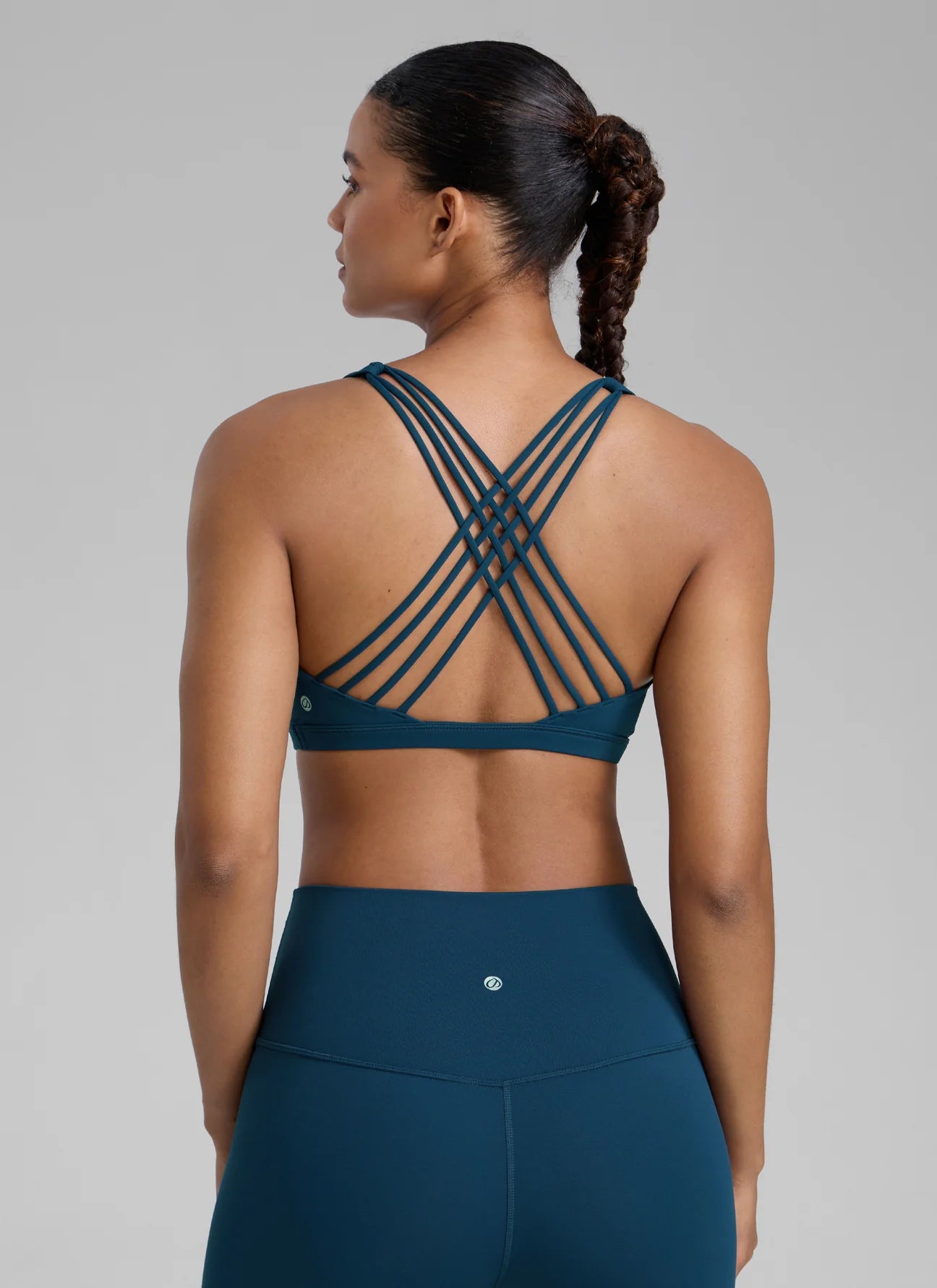 CRZ YOGA Nakedfeel Low Cut Strappy Bra (8 Straps)